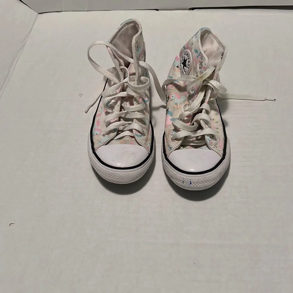 Converse pink white